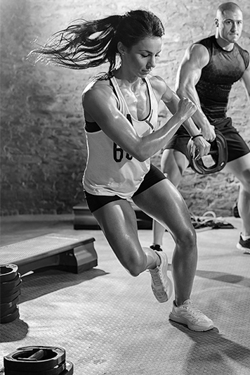 Allenamento functional con anelli e affondi